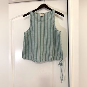 EUC Women's Green & White Striped Seersucker Tank Top - Universal Thread -Size S